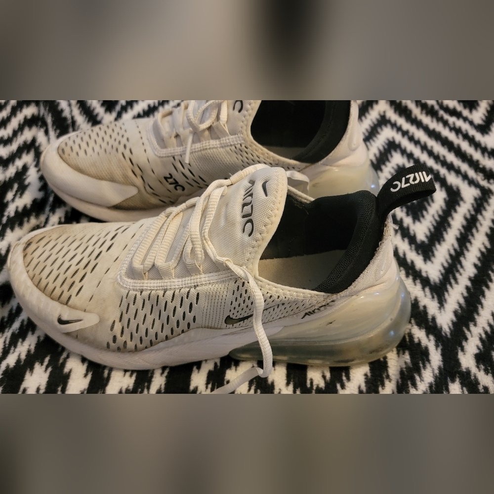 Nike Women's Air Max 270 Shoes Size 9 White/Black